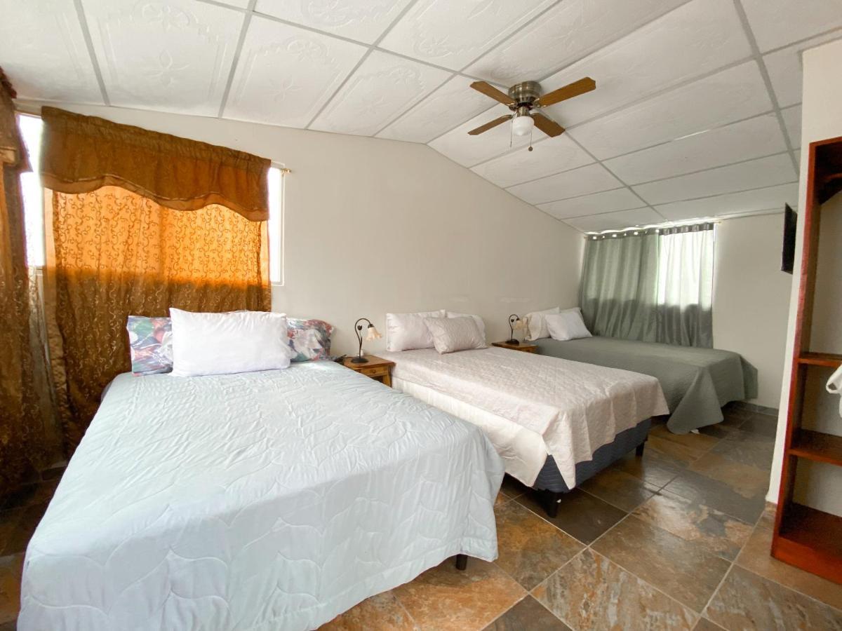 Maria III Hostal Juayua Exterior photo