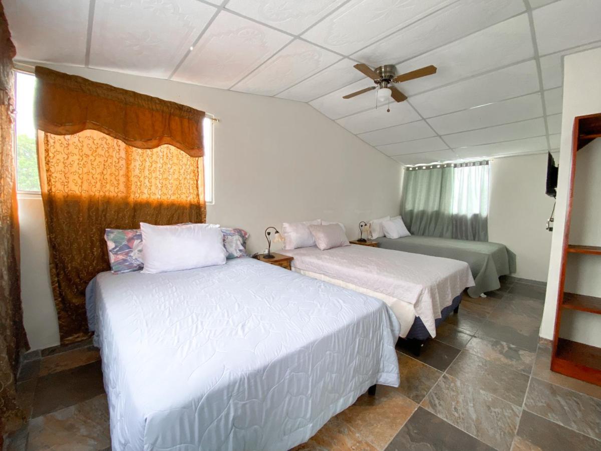 Maria III Hostal Juayua Exterior photo